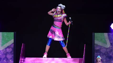 JoJo Siwa Makes History With Same Sex Partner On Dancing With The Stars Socialite Life