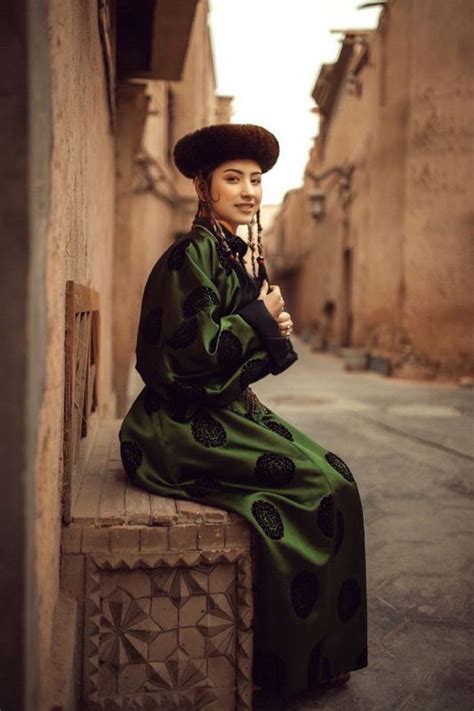 Uyghur Girls Uyghur Traditional Clothes Doppahat