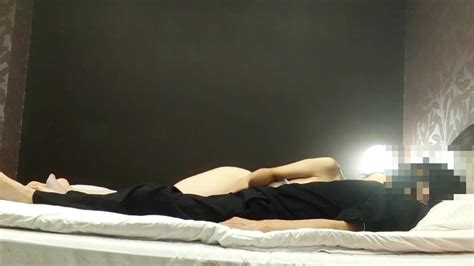 無修正 不倫熟年カップルホテルハメ撮りスケベ熟女との本気のセックス騎乗位の後は正常位で中だし Free Sex Video RedTube