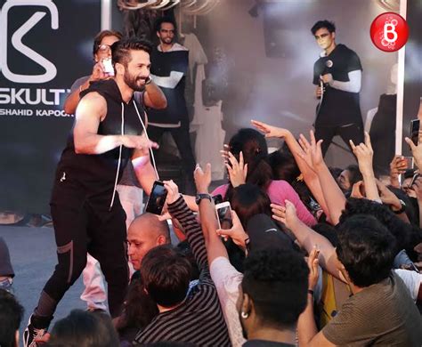 PICS: Shahid Kapoor steals the thunder on stage with his dance ...