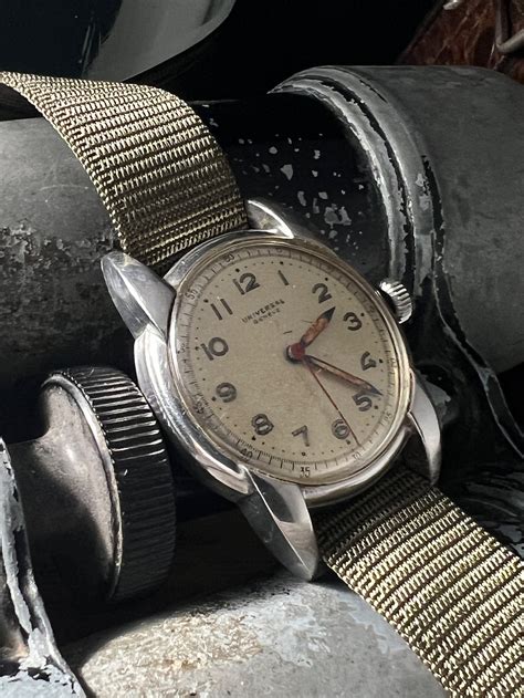 1940s Military Style Universal Steel — Cool Vintage Watches