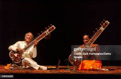 string instrument  played   bow  instruments  whethe