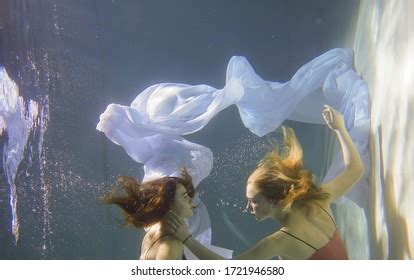 3 Hundred Nude Woman Swimming Underwater Royalty Free Images Stock Photos Pictures