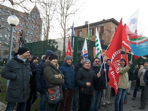 Alstom Lo Sciopero Dei Lavoratori Per Il Contratto Integrativo Le