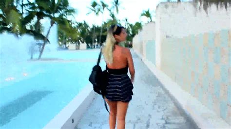 Nicole Belle Public Flashing On The Beach Porn Videos