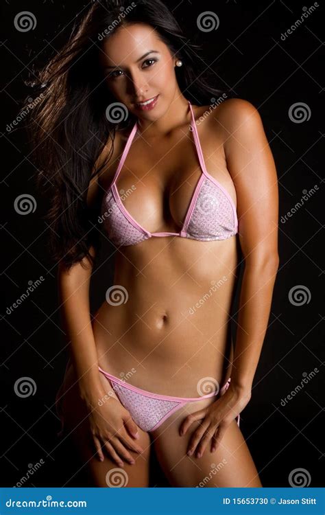 Latina Badeanzug Frau stockfoto Bild von rosa schönheit 15653730