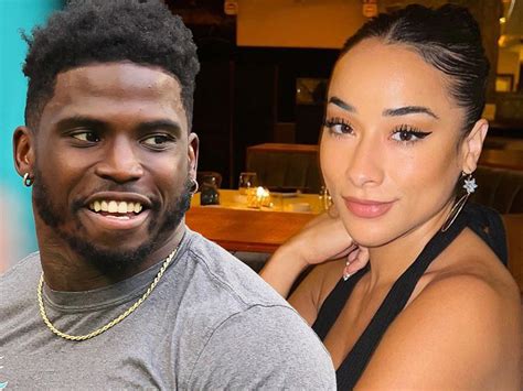 Tyreek Hill Says Hes Still Married Despite Divorce Filing Cirrkus News