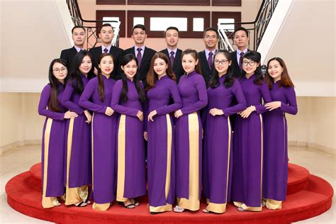 Ngắm nhan sắc đốn tim cộng đồng mạng của những hot girl ngân hàng