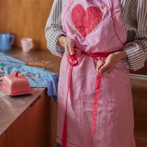 Rice Förkläde - "Everyday Magic" Rött Hjärta - Rosa