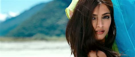 Naked Sonam Kapoor In I Hate Luv Storys