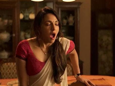 Hot Web Series इन वब सरज म ह हद स जयद बलड सन घर म अकल ह तब ह दख Hot