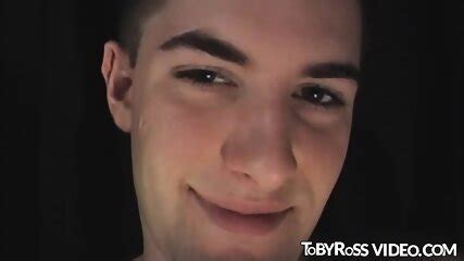 Amateur Stud Masturbates While Thinking About Being Banged