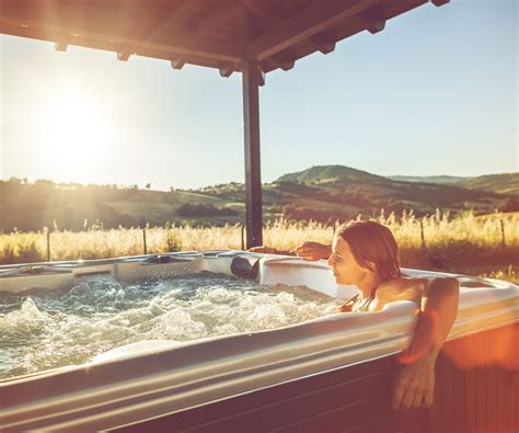 Hot Tub Benefits Learn What They Can Do For Your Wellbeing Homes And Gardens