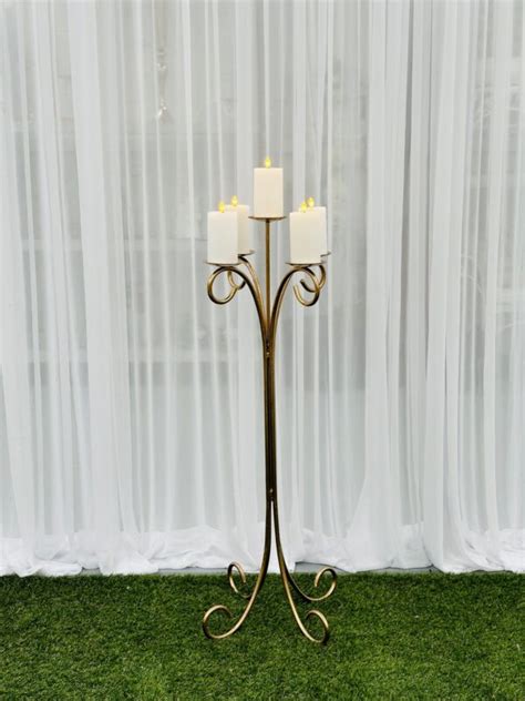 Prong Gold Candelabra With Curled Base Cmh Weddings Of