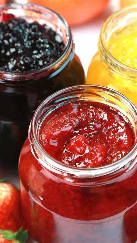 Kamal Haasan To Sampoornesh Babu 7 Telugu Actors Who Went Naked On Screen