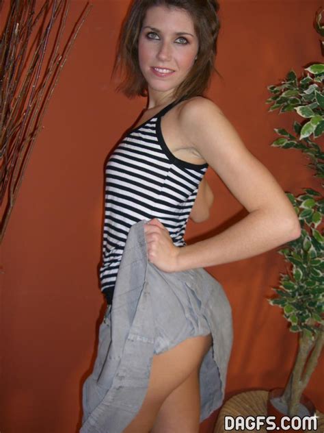 Pretty GF Fran Flaunts Her Fantastic Body Totally Naked Porn Pictures