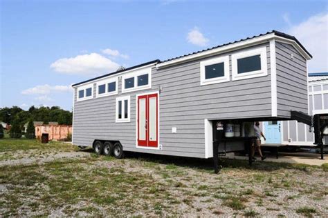 39 “mini Mansion” Gooseneck Tiny Home On Wheels By Tiny House Chattan