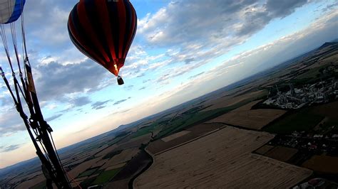 Meeting A Hot Air Balloon Scrolller
