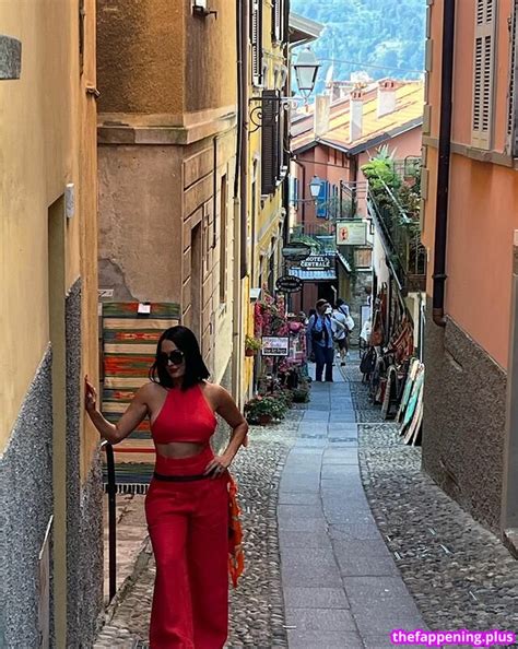 Nikki Bella Brie Bella The Bella Twins Thenikkibella Nude OnlyFans Photo The