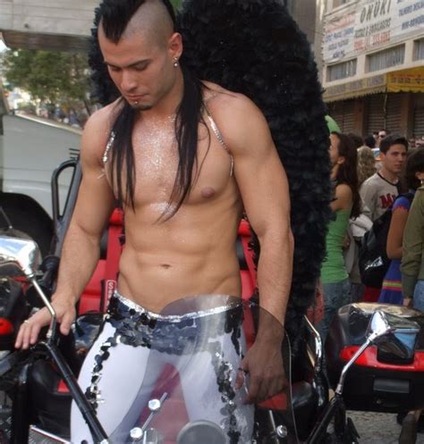 Queens Of Sex Mais Fotos Da Parada Gay De Curitiba