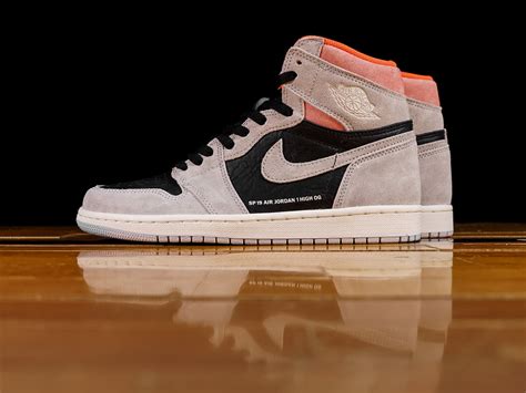 Men's Air Jordan 1 Retro High OG 'Hyper Crimson' | 555088-018 | Renarts