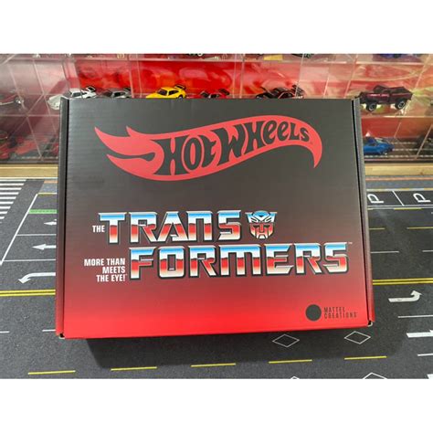 Boonshop Xe M H Nh Hot Wheels Transformers Optimus Prime Collector Rlc Exclusive New Shopee