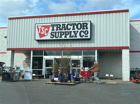 Tractor Supply Co. to hold pet adoption event Saturday | DeSoto County News