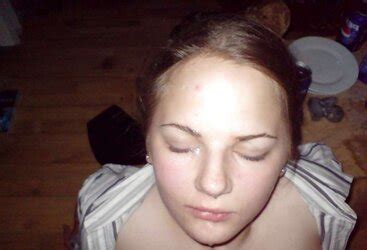 Ins Gesicht Der Freundin Mit Den Dicken Hupen Gespritzt ZB Porn