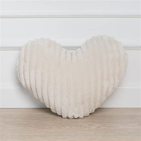 Подушка Сердечко из экомеха – KARKASOFF.NET