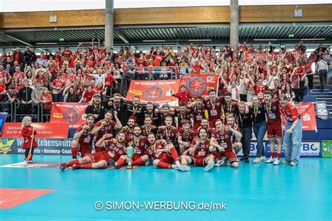 Herren verteidigen deutschen Meistertitel UHC Sparkasse Weißenfels e V