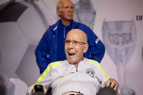 Zagallo único tetracampeão mundial morre aos 92 anos no Rio