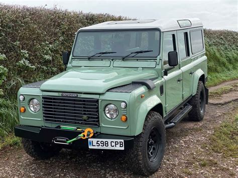 LAND ROVER DEFENDER 110 HERITAGE GREEN COUNTRY STATION WAGON TATC