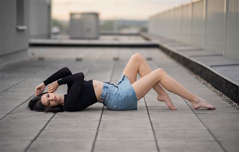 1367451 4K Asian Cosplay Bed Brunette Girl Lying Down Hands Skirt Legs Stockings