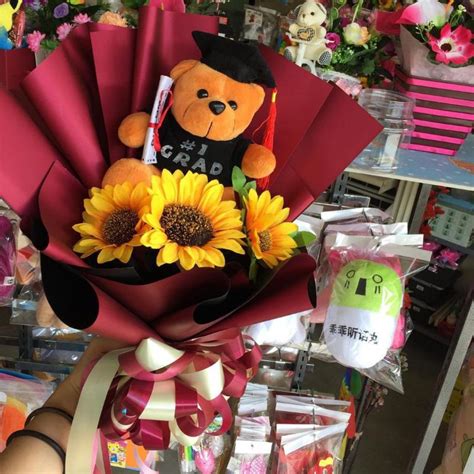 Graduation Ceremony Bouquets With Graduation Bear Shopee Malaysia