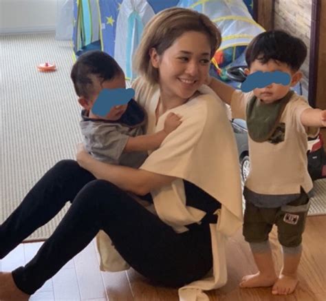 Nữ hoàng phim người lớn bầu đôi sau 15 năm đóng phim sex giờ không nhận ra