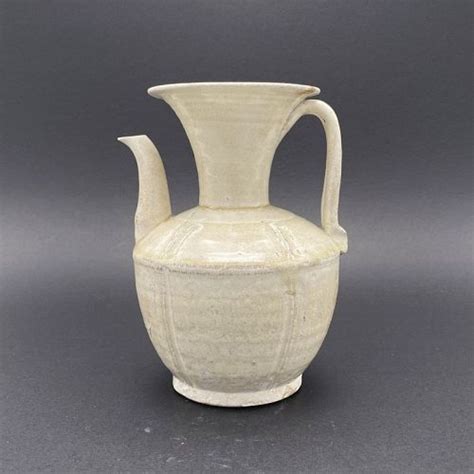 A Chinese Song Dynasty White Glazed Ewer Item 1480478