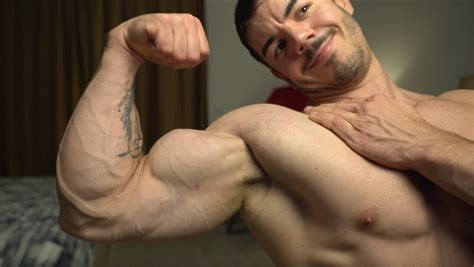 Vascular College Muscle Stud Flexes Nude Gay Jock Porn By Muscles To Worship XHamster