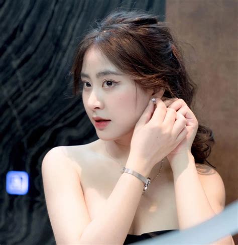 Qu N L I V Tr C Ng Cong C A Hot Girl N Ng Titanic N I M I Th C Chia S