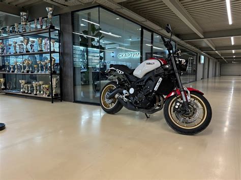 Купить б у Yamaha XSR900 инжектор 6 передач в Москве красный naked bike 2021 года по цене 1 180