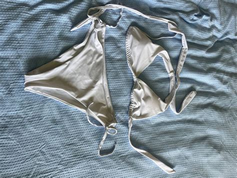 Bikini weiss Neu gemäss Beschreibung in Giswil für CHF 10 mit Lieferung auf Ricardo kaufen