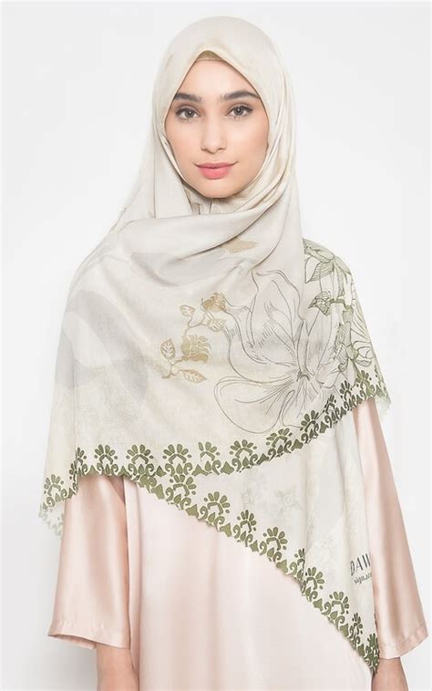 rekomendasi jilbab segiempat syari motif warna kalem