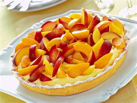 Torta Estiva Con Frutta E Crema Chantilly Grazia It