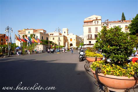 Сорренто (Sorrento): Амальфитанское побережье. Кампания. Италия