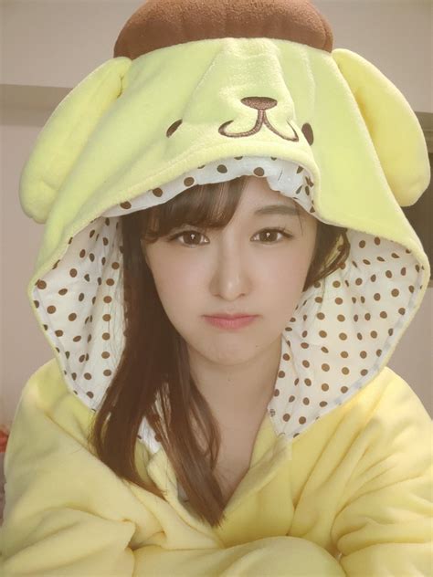 Bi kịch cô nàng hot girl AV đóng phim đầu tay toàn lỗ phải lên xin donate từ fan để tiếp tục