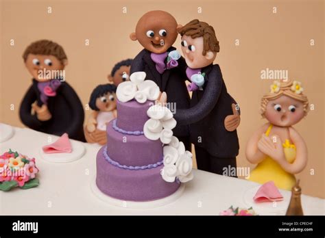 Gay Wedding Cake Hi Res Stock Photography And Images Alamy