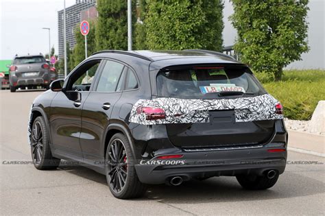 Facelifted Mercedes-AMG GLA 35 Spied In Europe With US-Spec Headlights ...