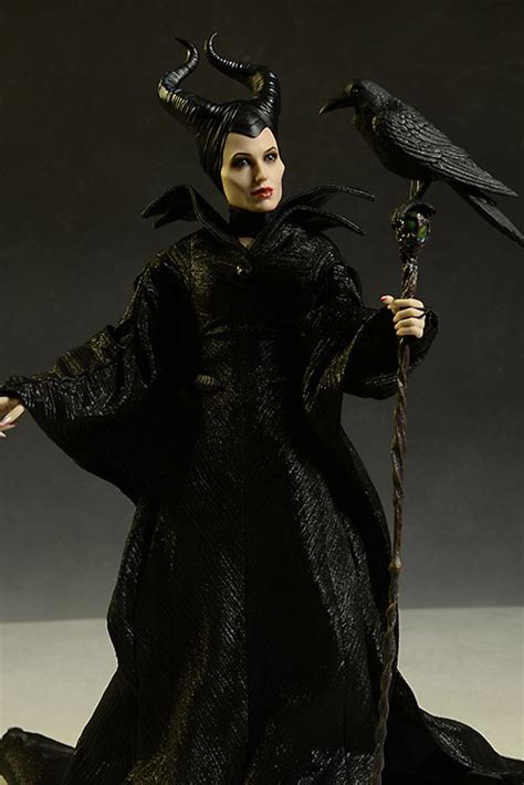 Review And Photos Of Maleficent Sixth Scale Action Figure From Hot Toys