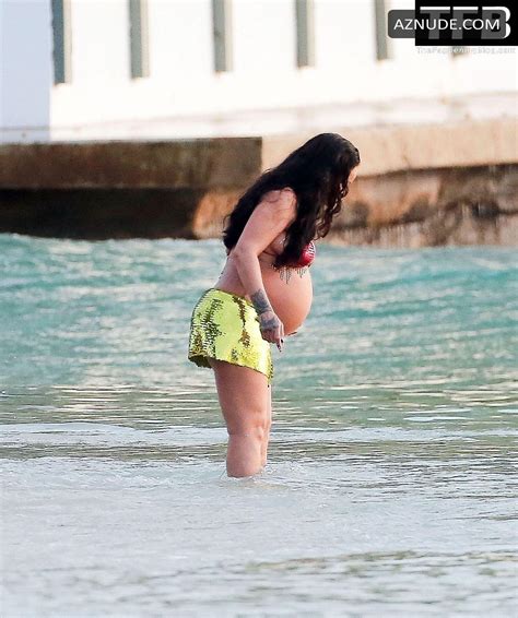 Rihanna Sexy Seen Showing Off Her Tits In A Bikini Top At The Beach In Barbados Aznude