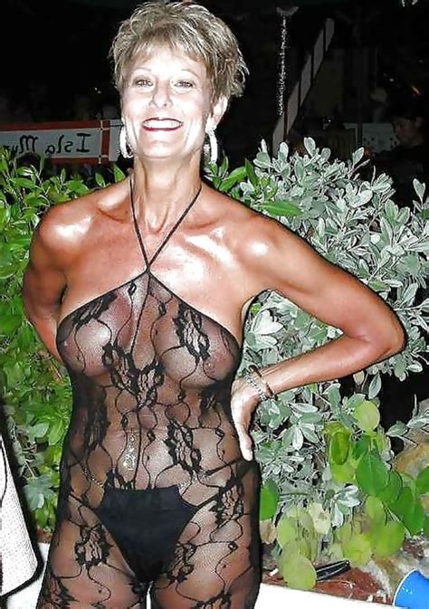 Les Salopes Matures Tenue De Pute ZB Porn