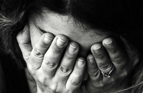 husband forced wife to sex with friends husband forced wife sex friends मर सथ रहन ह त